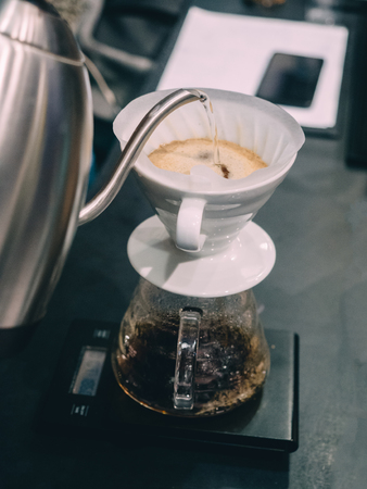 Grundtechniken der Latte Art: Gießen, Drawing und Schichten