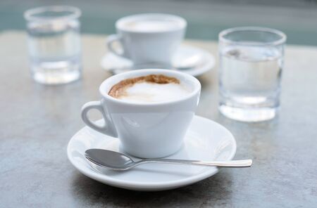 Unterschiede zwischen Cold Brew und klassischem Eiskaffee: Zubereitung, Geschmack und Kultur