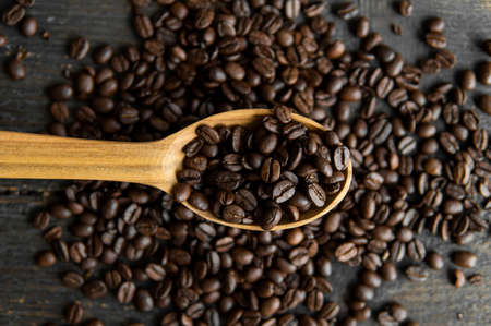 Vergleich der verschiedenen Entkoffeinierungsverfahren: Chemisch, Wasser, CO₂ und Swiss Water Process