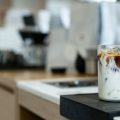 Die Kunst des Kaffee-Cocktails: Klassiker neu interpretiert
