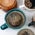 Regionale Kaffeespezialitäten in deutschen Cafés: Herkunft und Präsentation auf Kaffeekarten