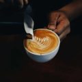 Ausrüstung und Technik: Die besten Dampflanzen und Milchaufschäumer auf dem deutschen Markt