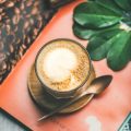 Kaffeekränzchen: Die soziale Rolle des Kaffeetrinkens im Alltagsleben