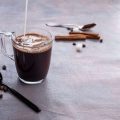 Cold Brew als Cocktailbasis: Rezepte und Pairings für den Sommerabend