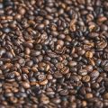 Wissenschaftliche Analysen: Wie verändern sich Koffeingehalt und Säure bei unterschiedlichen Röstgraden?
