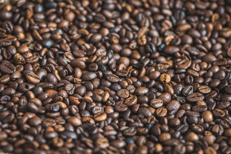Wissenschaftliche Analysen: Wie verändern sich Koffeingehalt und Säure bei unterschiedlichen Röstgraden?