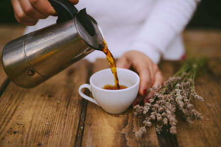 Die Bedeutung der Ziehzeit für das Aroma bei der French Press