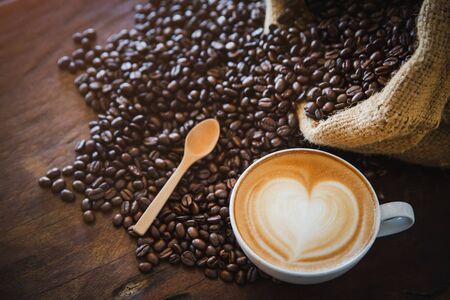 Dominikanische Republik: Kaffee von der Plantage bis zum Straßenkaffee