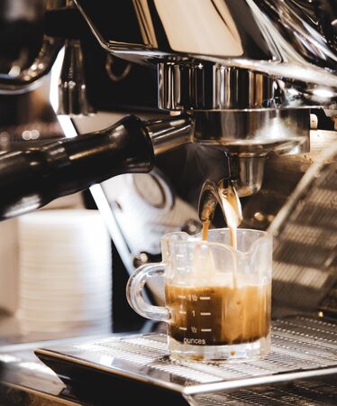 DIY-Cafés in Deutschland: Cold Brew selber machen im Trend von Gemeinschaft und Nachhaltigkeit