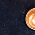 Wie beeinflussen Wetterextreme Ernte und Geschmack verschiedener Kaffeesorten?