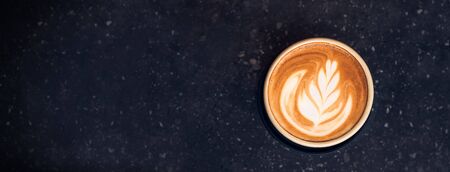 Wie beeinflussen Wetterextreme Ernte und Geschmack verschiedener Kaffeesorten?
