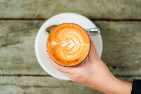 Kaffee mit Eis: Die beliebtesten Eiskaffee-Toppings und ihre Bedeutung im deutschen Sommer